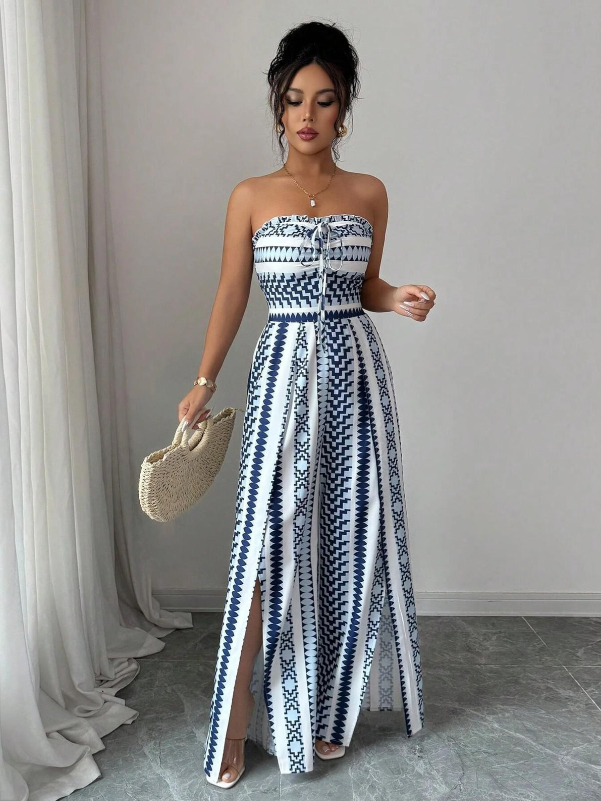 ✨👗 Geometric Jumpsuit with Halter Neckline & Side Slit – 50% OFF! Perfect for Beach, Office & Evening. 🔥✨